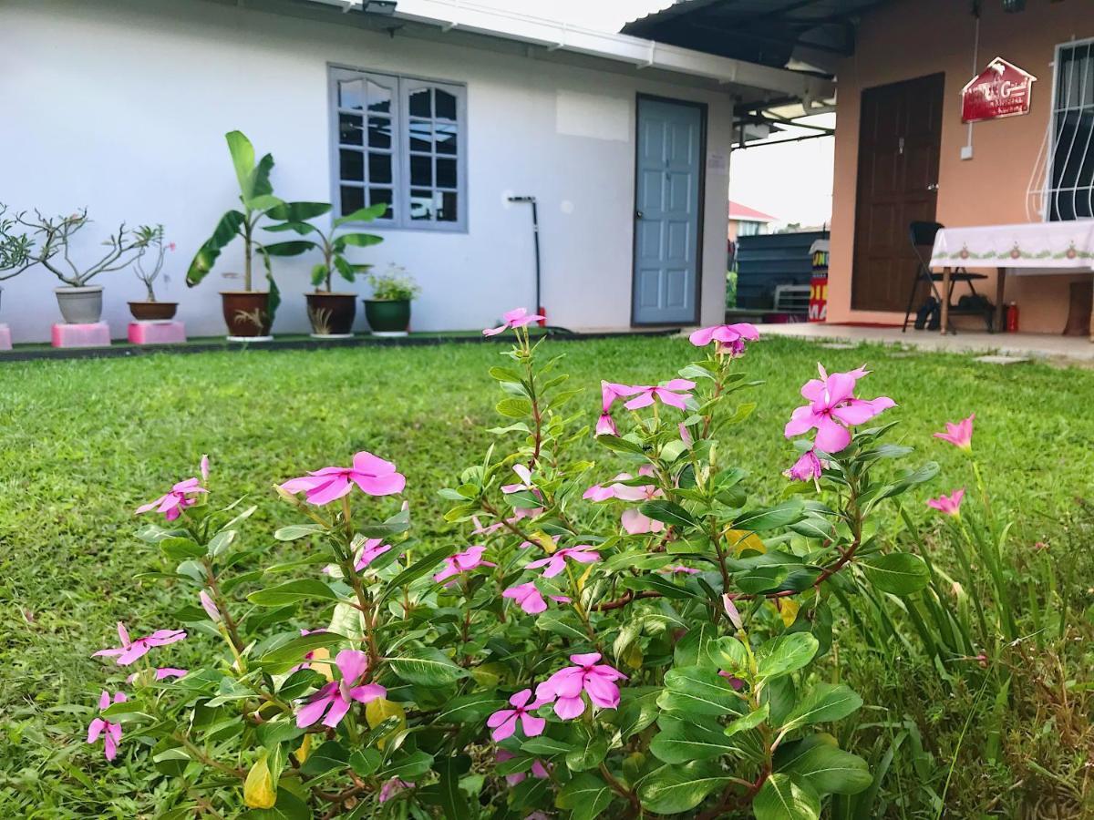 Merdeka Guest House 2 Kuching Eksteriør bilde